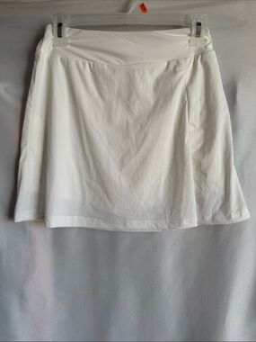 Women’s White Athletic Skort - Classic Performance